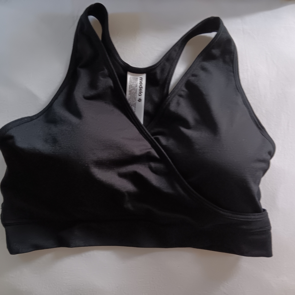 Medela Women's Black Crossover Bra
